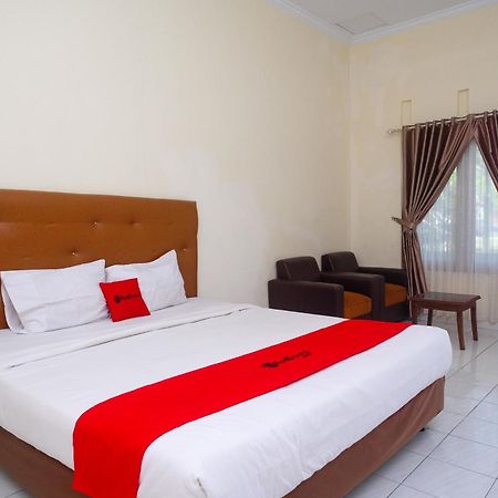 Reddoorz Syariah Near Alun Alun Wonosari Hotel Exterior photo