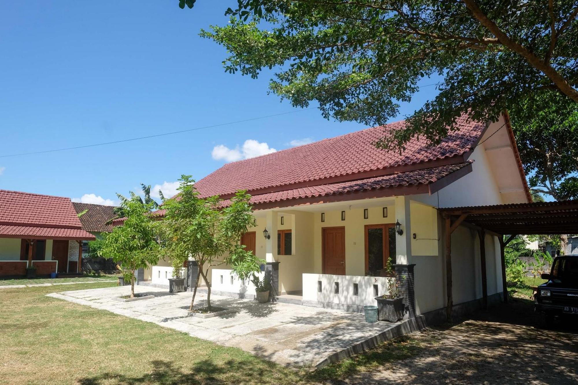 Reddoorz Syariah Near Alun Alun Wonosari Hotel Exterior photo